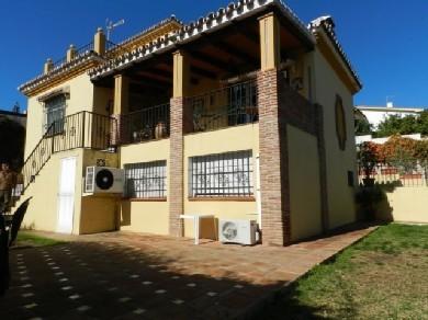 Chalet con 5 dormitorios se vende en Mijas Costa, Costa del Sol