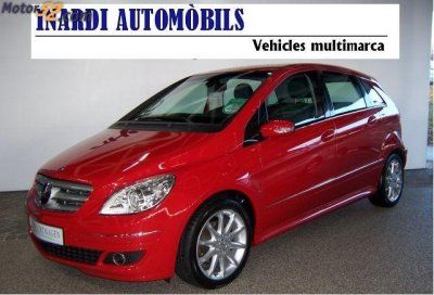 MERCEDES CLASE B 150  AUTOMáTICO Y PAQUETE DEPORTIVO !! - Barcelona