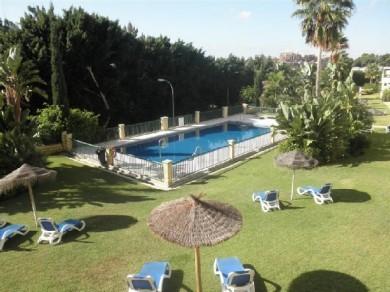 Apartamento con 2 dormitorios se vende en Benalmadena Costa, Costa del Sol