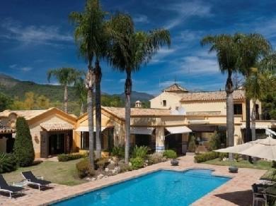 Chalet con 9 dormitorios se vende en Marbella, Costa del Sol