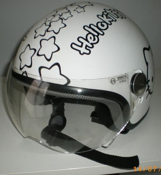 SE VENDE CASCO DE MOTO DE HELLO KITTY