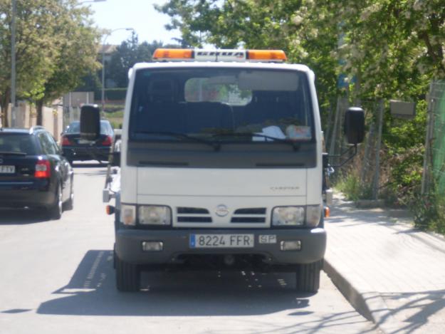 VENDO GRUA  PORTAVEHICULOS  NISSAN CABSTAR 3500KG MADRID