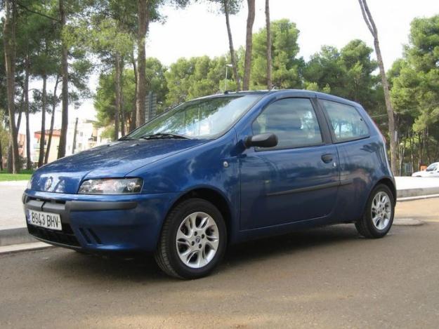 FIAT PUNTO, AÑO 2001, AIRE, DIRECCION,CIERRE, ELEVALUNAS, RADIO-CD,LLANTAS DE ALEACION