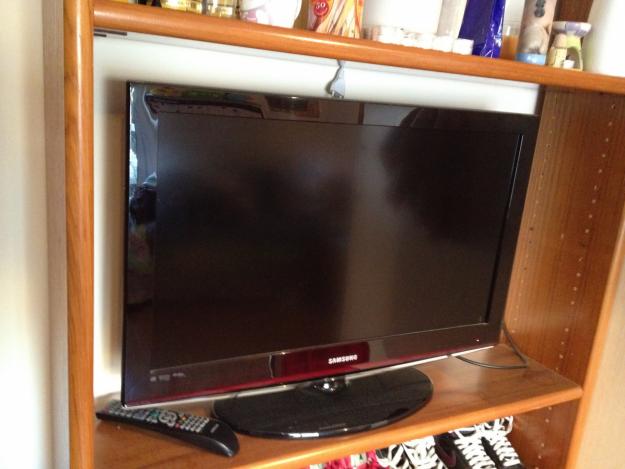 vende de tele samsuang del año 2010, 32 pulgadas, muy nuevos