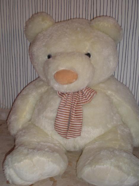 Vendo precioso oso blanco de peluche