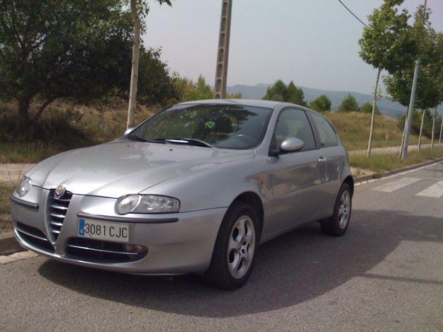 alfa 147 jtd 16v distinctive 3 p, 140cv . 96000km 9900 €