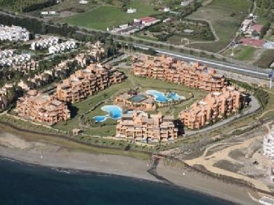 Apartamento con 2 dormitorios se vende en Estepona, Costa del Sol