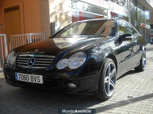 Mercedes-Benz C 200  K Sportcoupe PANTALLA GP