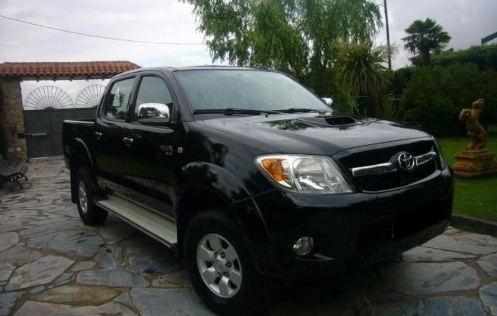 2008 Toyota Hilux 2.5 D-4D Doble Cabina GX Negro Metalizado