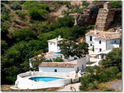 13b  , 10ba   in Algarinejo,  Granada   - 875000  EUR