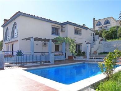 Chalet con 4 dormitorios se vende en Estepona, Costa del Sol