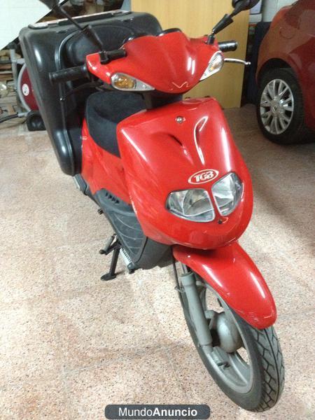 VENDO MOTO TGT ROJA (poco uso)