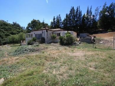 Chalet con 2 dormitorios se vende en Marbella, Costa del Sol