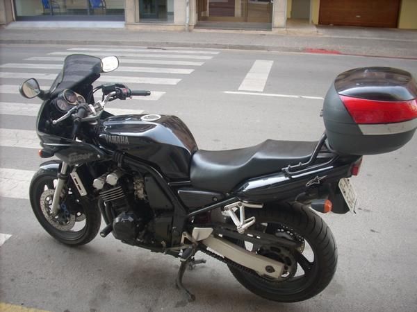 Se vende Yamaha Fazer FZS año 2000