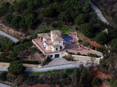 Chalet con 3 dormitorios se vende en Estepona, Costa del Sol