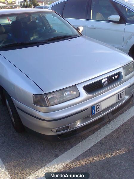 vendo seat toledo 1.9 modelo 1998 en perfecto estado con 1500€