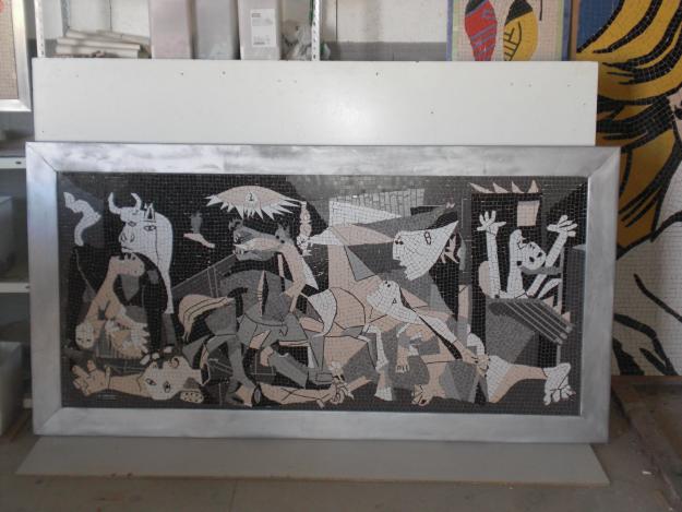 CUADRO DEL GUERNICA EN MOSAICO