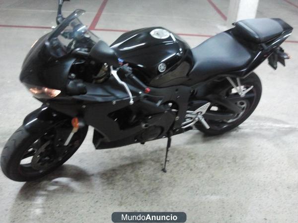 SE VENDE YAMAHA R6 AÑO 2006