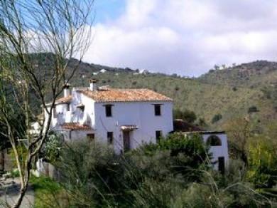 Chalet con 4 dormitorios se vende en Comares, Axarquia