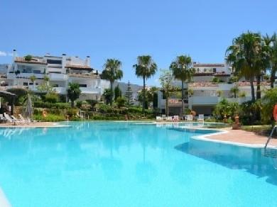 Apartamento con 3 dormitorios se vende en Marbella, Costa del Sol