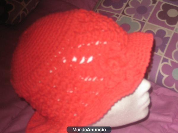 VENDO GORRITOS HECHOS A MANO