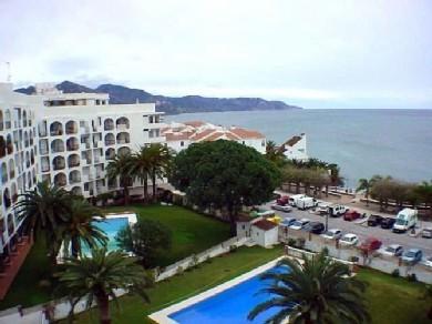 Apartamento con 2 dormitorios se vende en Nerja, Costa del Sol, Axarquia