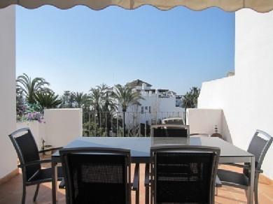 Apartamento con 3 dormitorios se vende en Estepona, Costa del Sol