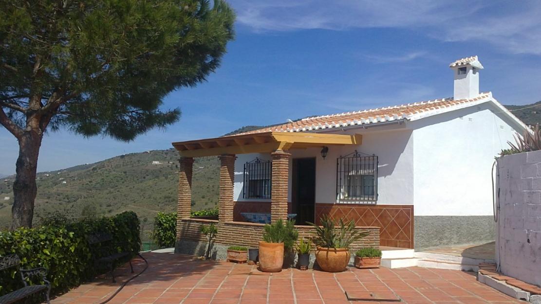 Ref.: v390 se vende casa de campo en t.m. vélez-málaga