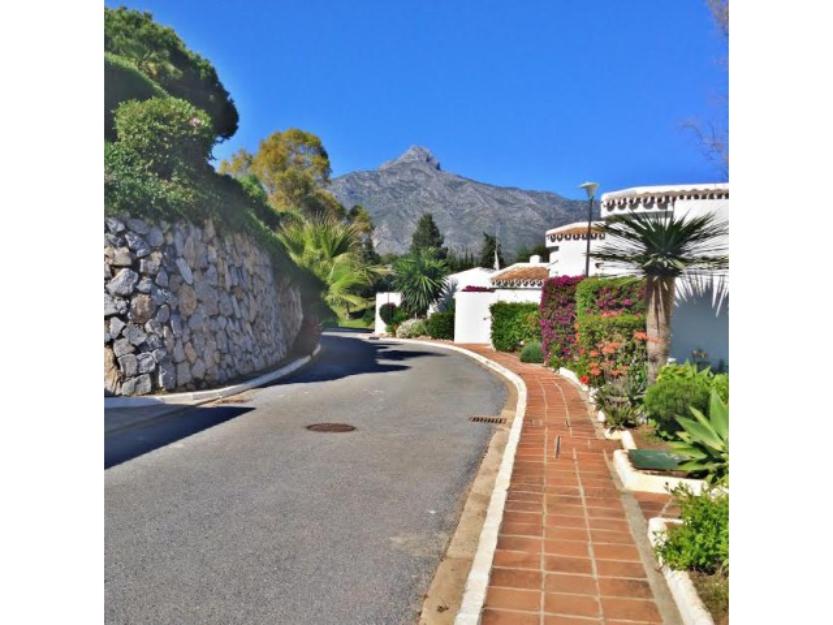 Fabulous front line golf semidetached villa for sale close to Puerto Banus