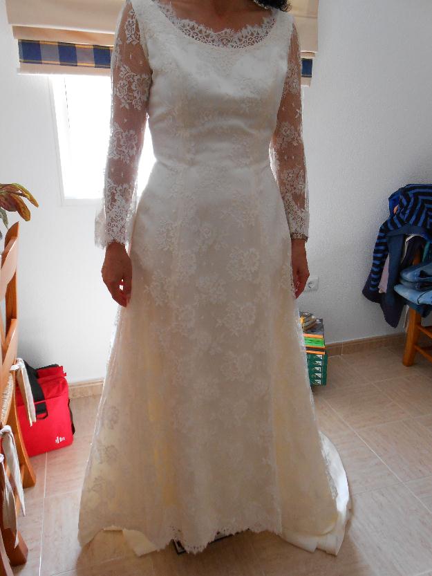 vestido de novia de chantilli