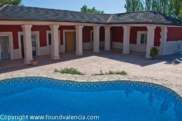 Chalet en venta en Montserrat, Valencia (Costa Valencia)