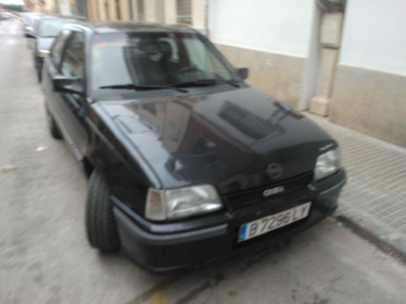 Vendro Opel Kadett 2.0i GSI en Barcelona