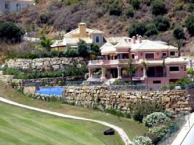 Chalet con 5 dormitorios se vende en Estepona, Costa del Sol