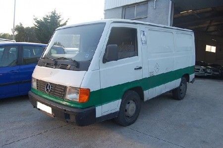 MERCEDES 100D 72CV. CAJA ISOTERMICA. - Barcelona