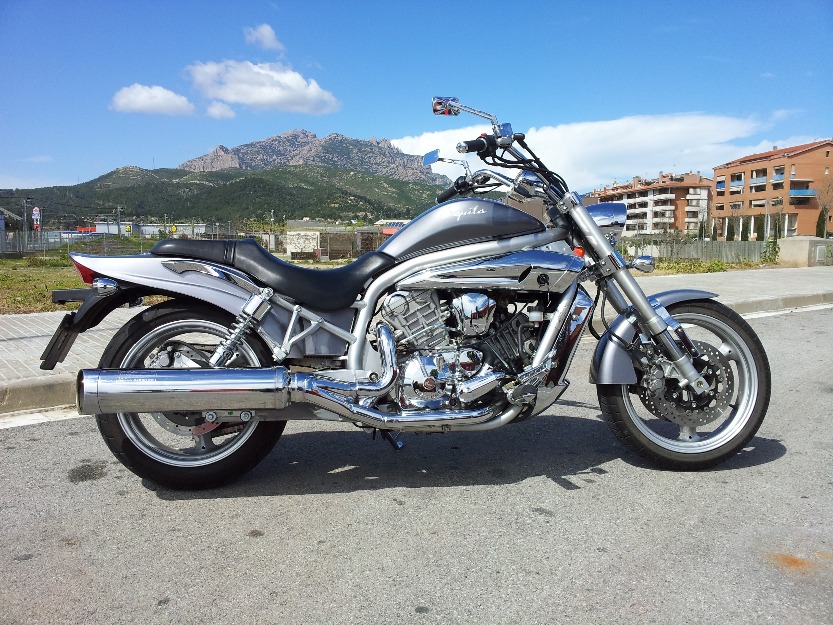 Hyosung Aquila GV-650 Seminueva - Solo 3.400 Kms.reales