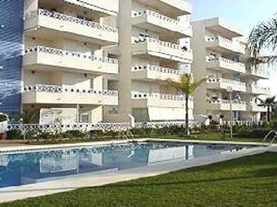 Apartamento con 2 dormitorios se vende en Marbella, Costa del Sol