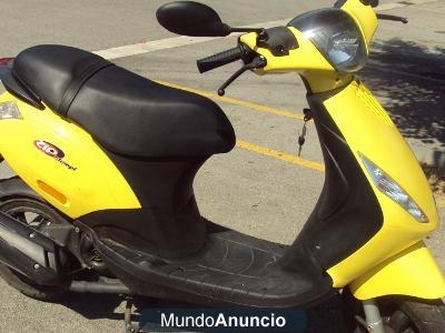 vendo piaggio zip 50 ( matriculada mayo 2010) seminueva