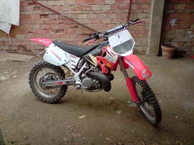 vendo honda cr 250 de cross de 2 tiempos