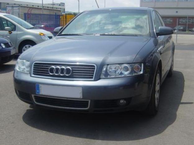 Venta de coche Audi A4 2.5 TDI 180CV. 5P. '03 en Parets Del Vallès