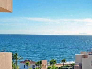 Apartamento con 2 dormitorios se vende en Estepona, Costa del Sol