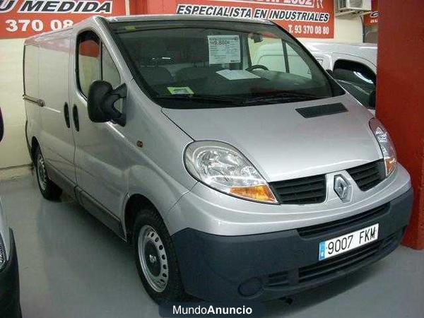 Renault Trafic 2.0 dCi Furgon 27 CN 90