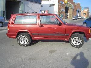 Venta de Jeep Cherokee 2.5 Td Sport '99 en Tres Cantos