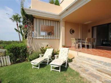 Apartamento con 3 dormitorios se vende en Marbella, Costa del Sol