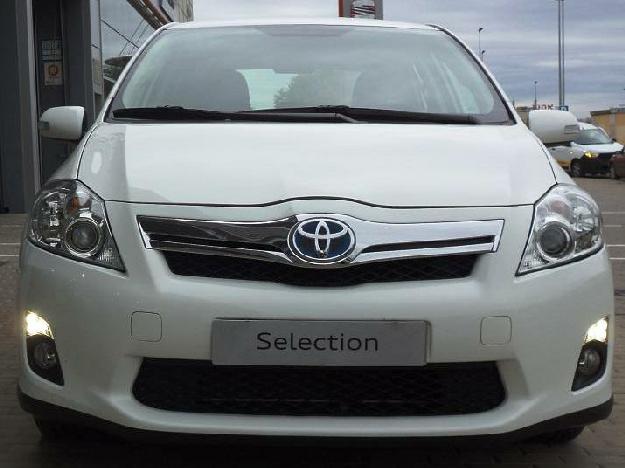 Toyota Auris 1.8 Híbrido Advance, 13.900€