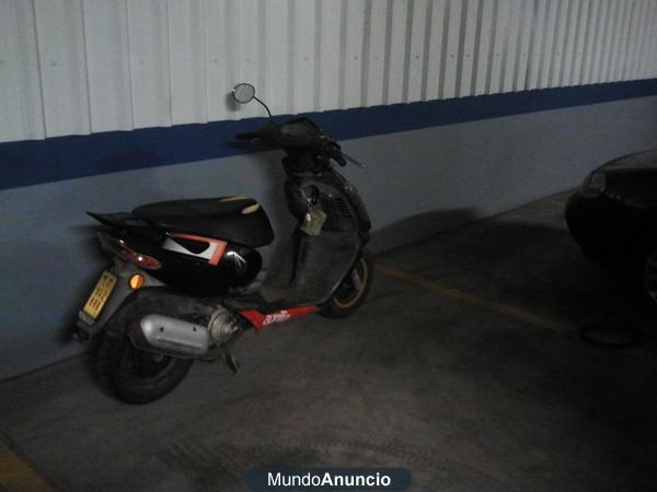 VENDO APRILLIA SONIC 49cc 550€.