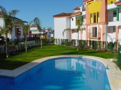 Apartamento con 4 dormitorios se vende en Estepona, Costa del Sol