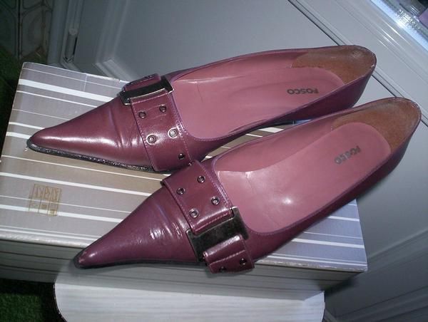 Preciosos zapatos morados marca FOSCO talla 40