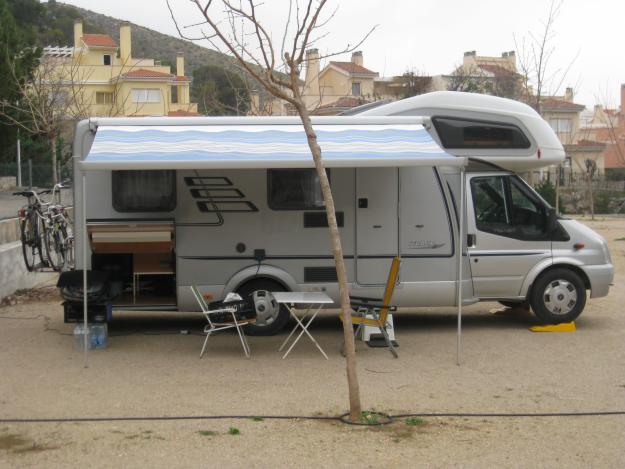 SE VENDE AUTOCARAVANA  HYMER CAPUCHINA