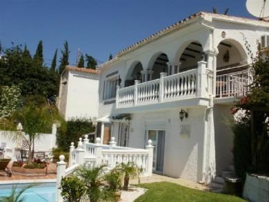 Chalet con 4 dormitorios se vende en Fuengirola, Costa del Sol