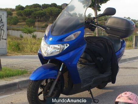 se vende suzuki burgman 125